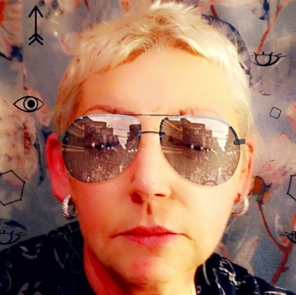 Meet your Posher, Alina - Picture 2 of 2